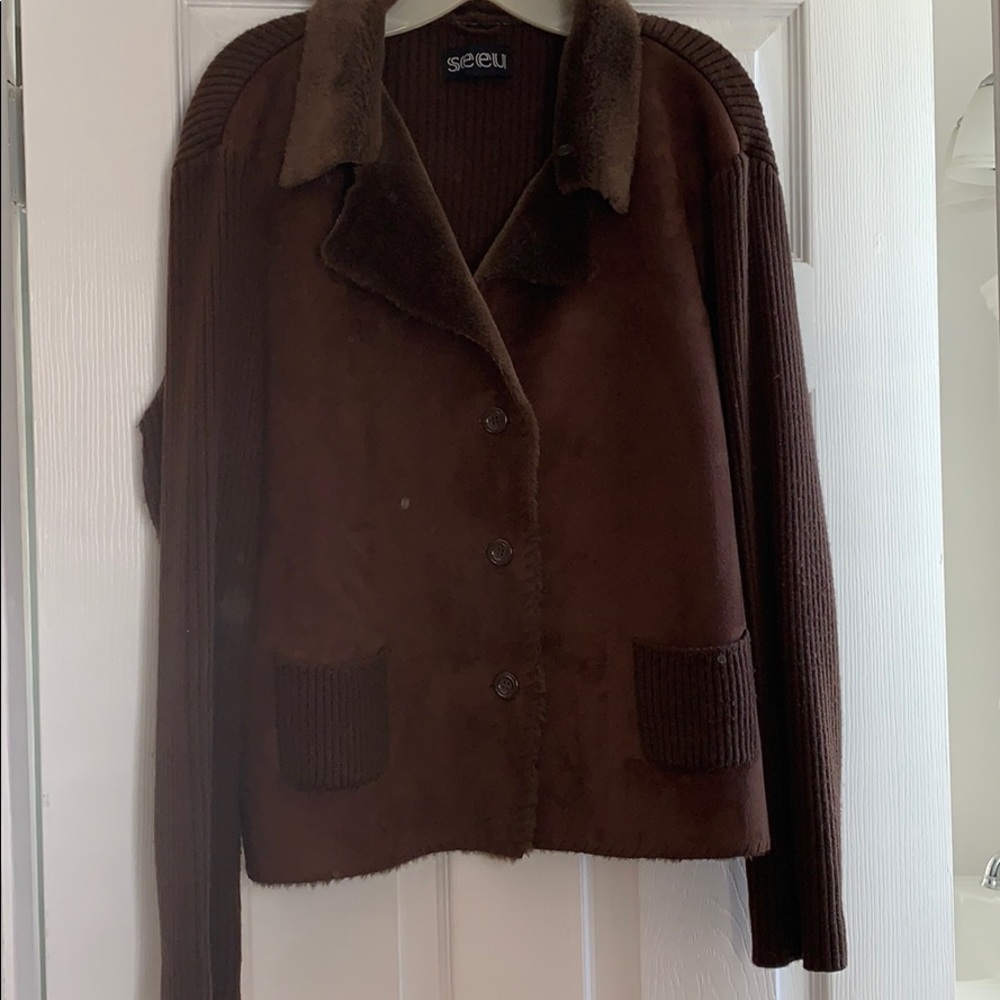 Heavy sweater with front sued material